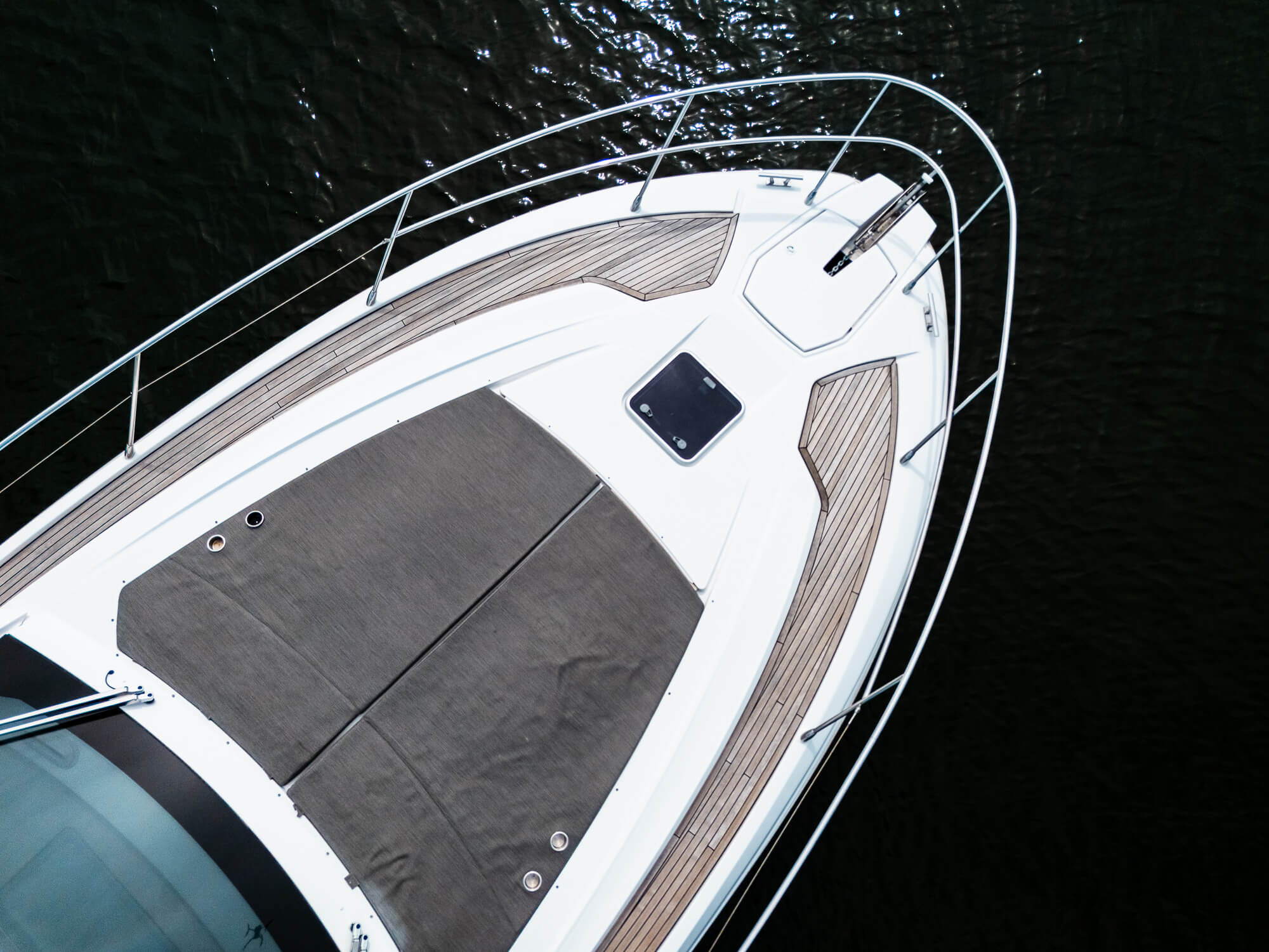 Yacht Photo 23